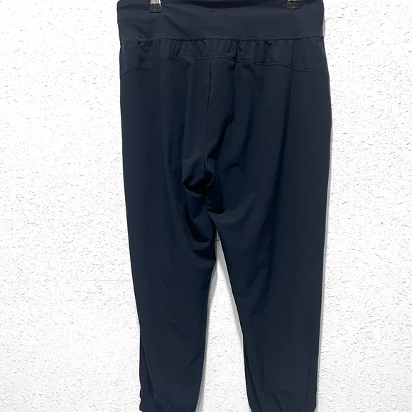 Under Armour Black Track Pants with Tapered Fit small - Picture 4 of 6